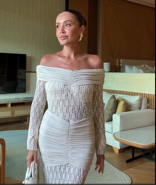 Robe Elowen à épaules dénudées