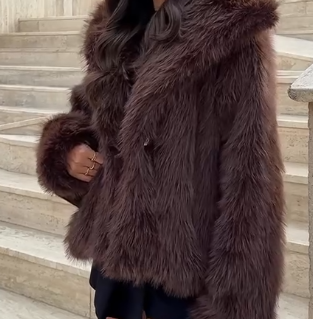 Veste Astrid en fausse fourrure.